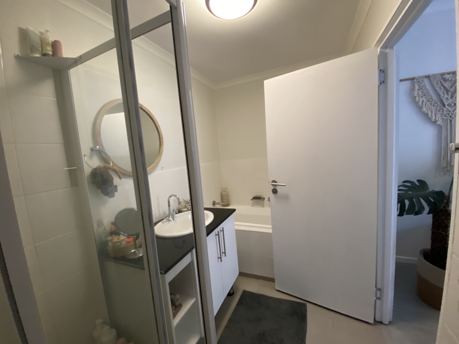 To Let 1 Bedroom Property for Rent in Muizenberg Western Cape